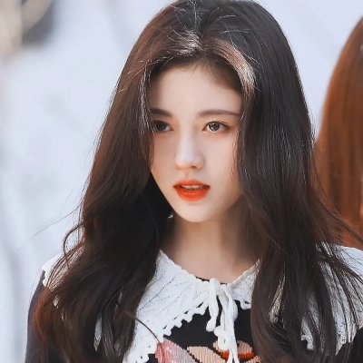 鱼跃在花见